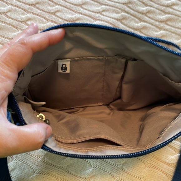 NWT Baggalini Securtex Anti-Theft Memento Crossbody pacific blue RFID cc slots - Picture 6 of 16